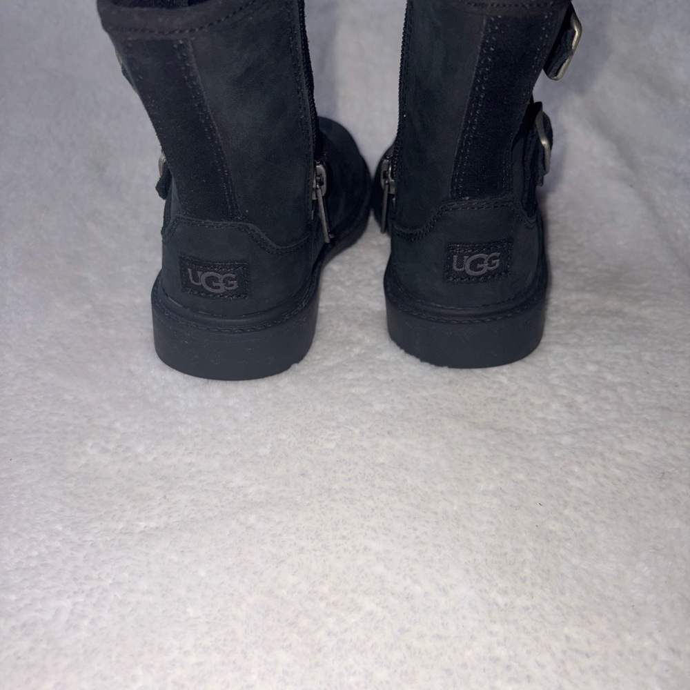 UGG Kids’ Kinzey Booys - Picture 4 of 5